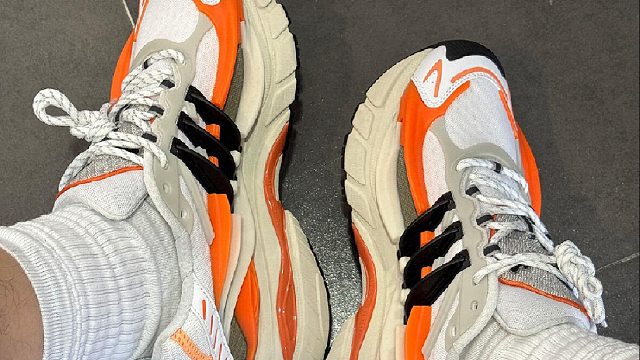 分享 I 迪子菲董水母 25年半程鞋王？