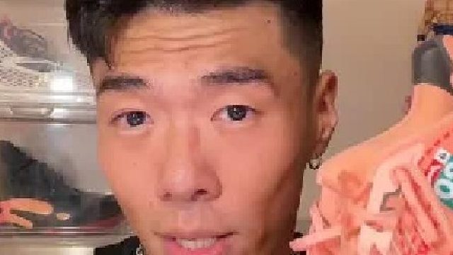 消费者提问题，李宁是真听啊！