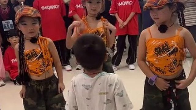 这衣服让我轻敌了