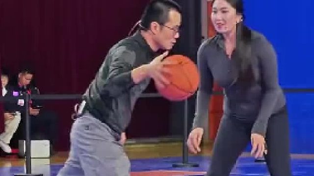 徐静雨老师不愧为最会打篮球的体育博主！