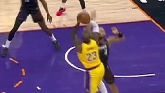 詹姆斯：我跟乔丹都是后仰大师