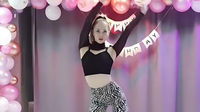 俄罗斯姑娘才艺表演24.02.08_阿柳娜