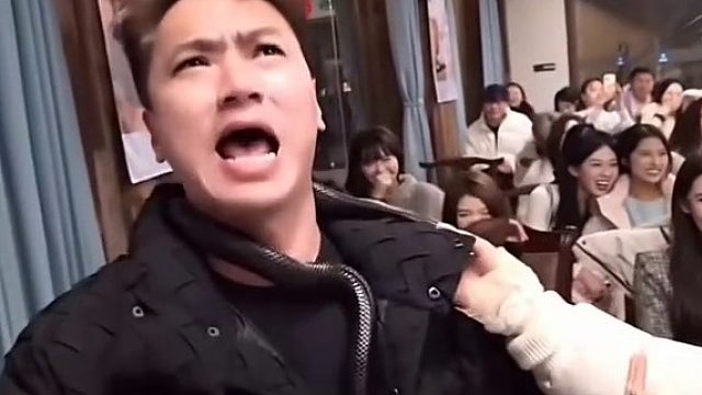 这条蛇如果放我脖子，我直接当场吓晕