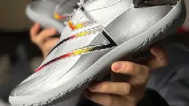 颜值赛道走起来了?匹克将军的造型确实可以