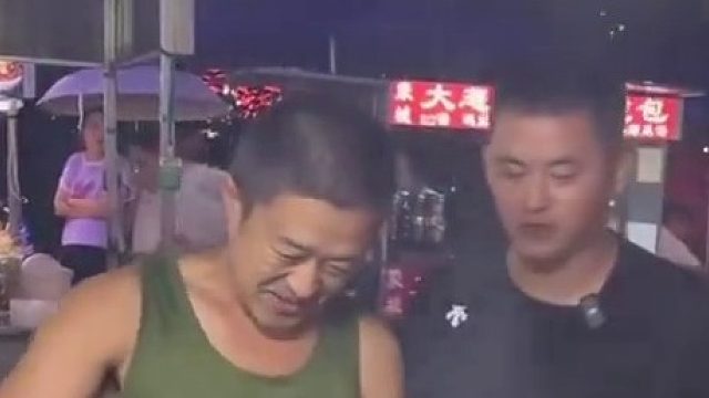 回手掏我也会啊，只不过你要在地上吃