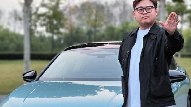 年轻小伙优不优秀，就看他开没开帕萨特pro