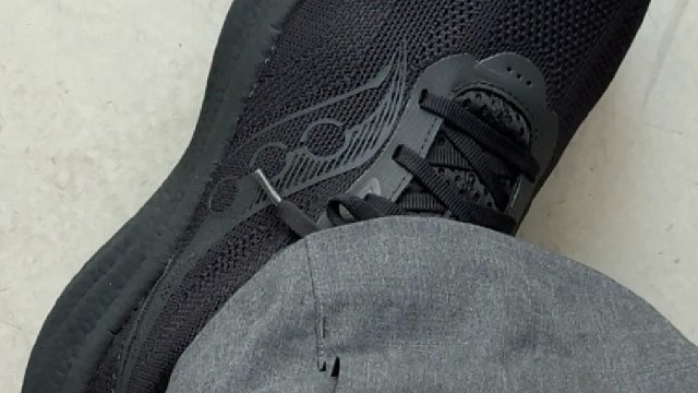 跑者头等舱Saucony索康尼 纯黑的“巴味”造型神器！