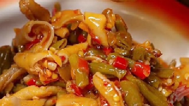 平时上班没时间的时候来点酸豆角鸭肠就是方便
