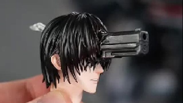 这应该是我目前见过最刀的手办，头上居然还长了一把枪！