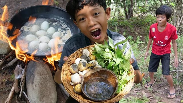 原始技术-煮蛋鸭并食用 作者（Kmeng Prey）