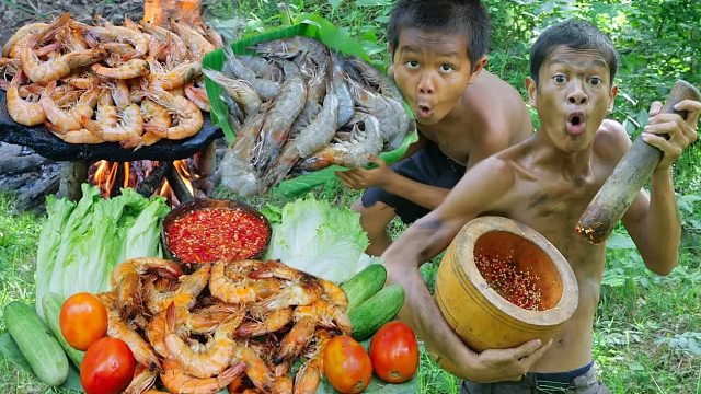 原始技术 - 岩石烹饪和烤虾 - 饮食表演