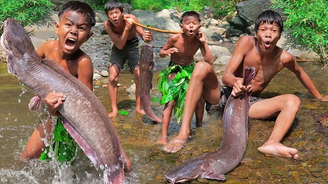 原始技术 - 在 Waterfull 烹饪和饮食展上发现一条巨鱼