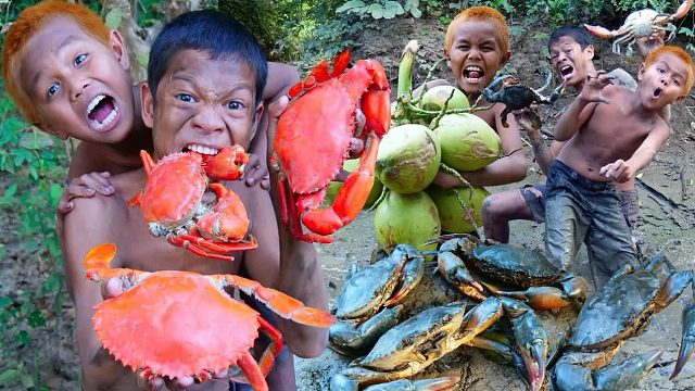 原始技术-Kmeng Prey-Cacth大蟹用椰子烹饪食谱吃得美味