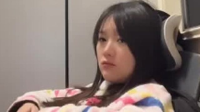 女子怀孕36周时老公被迫出差，拿“枪”对着孩子让老公回来陪自己