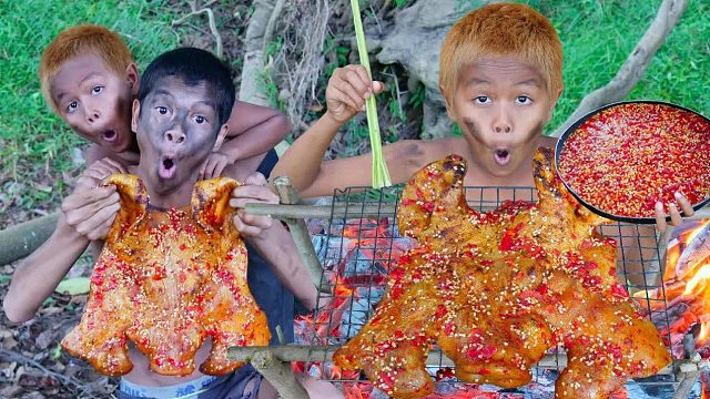 原始技术 - Kmeng Prey - 烹饪猪头食谱 在森林里吃美味