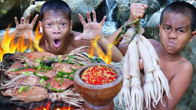 原始技术 - Kmeng Prey - 在岩石上烹饪鱿鱼