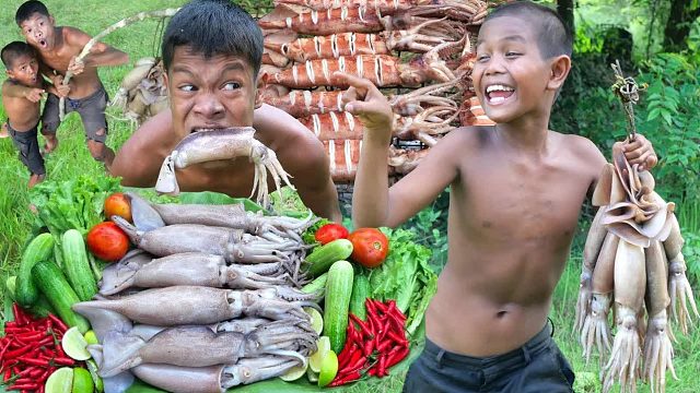 原始技术——鱿鱼的食用和烹饪