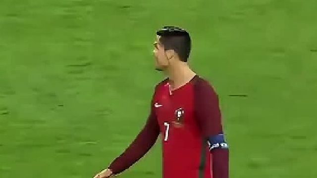 比赛可以输，偶像必须追！对手赛后直奔C罗求球衣