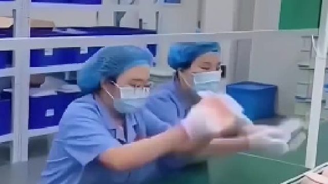 你再买一个他们卖的桌子才行！