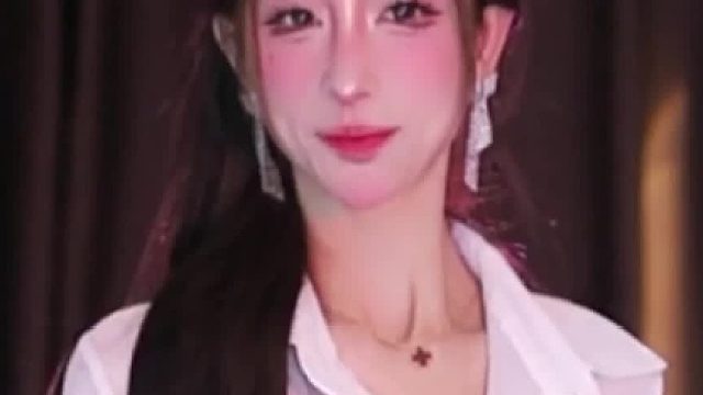 【聚优丶苏樱【青衫阁】】好想凑到你耳边，说句悄悄话。