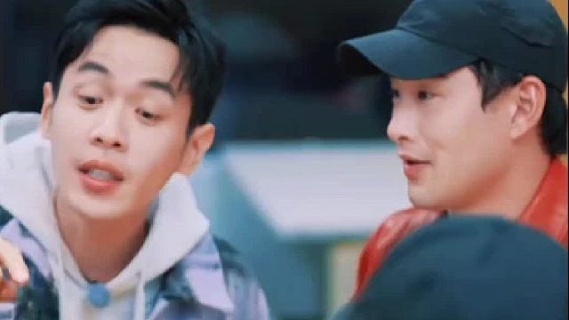 张若昀：这说的是中文啊，我怎么听不懂啊！