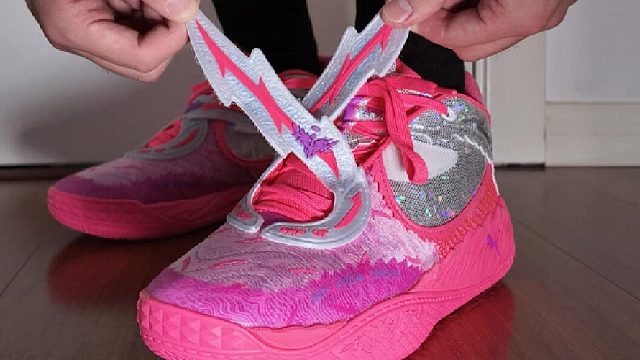 MB.05上脚初体验｜飞翼魔术贴有用吗？