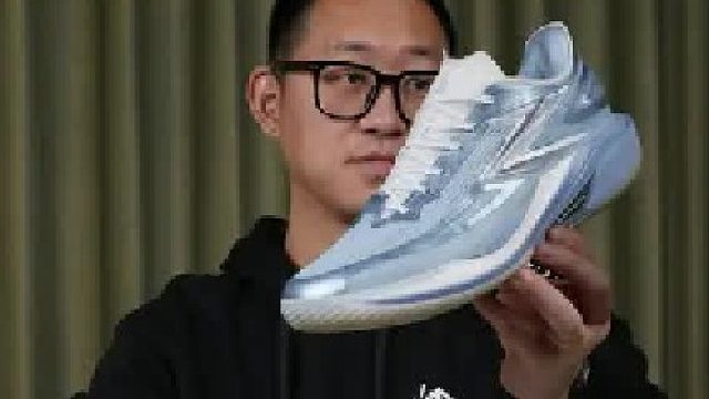 理解正确️️度子家全形态跑动型篮球鞋，跑得稳，反馈准，加速灵活它都狠！