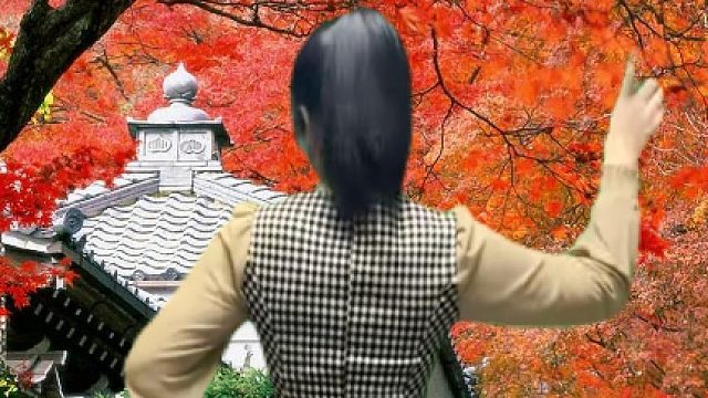 广场舞《妹妹不哭》歌声甜美，舞步新颖欢快，简单易学