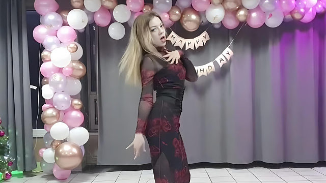 俄罗斯姑娘才艺表演24.02.09_烤肉(维多利亚)00