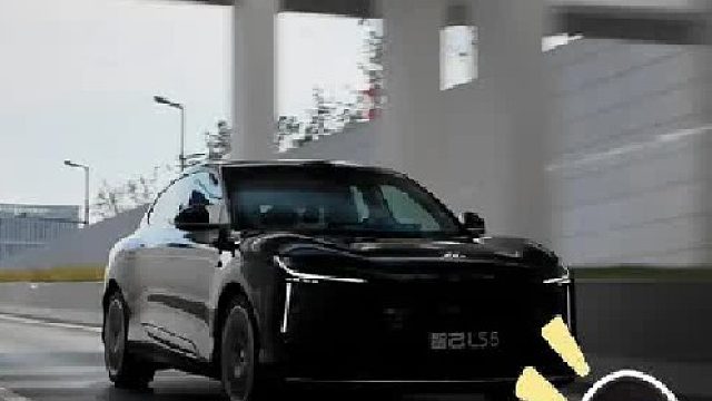 新一代智己LS6“动态表现”出乎意料！底盘表现太“惊艳”！