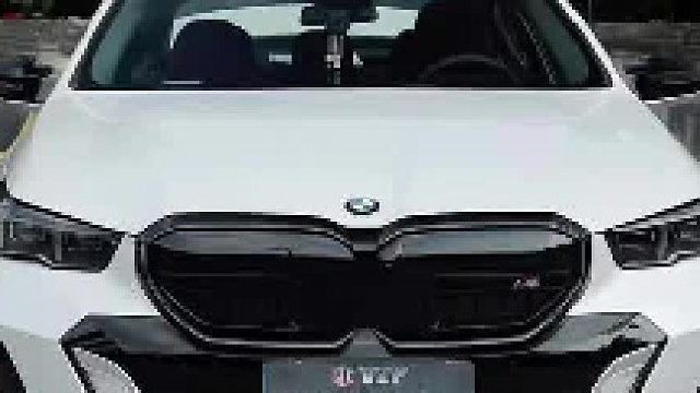 25款宝马5系白色不知道如何升级，黑白熊猫色搭配，还是你们喜欢的样子？