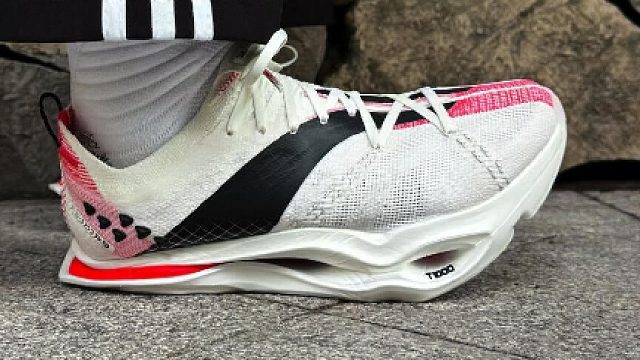 飞电6Ultra泡棉太软弹️跑鞋都在变软️