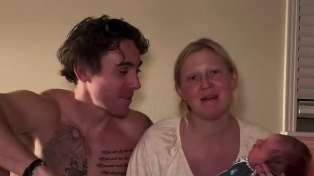 只有自己带娃睡过觉的爸妈才能体会的心酸