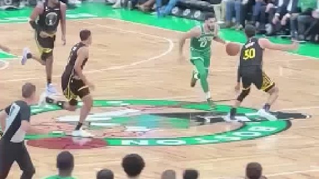 库里抢断塔图姆命中logo三分