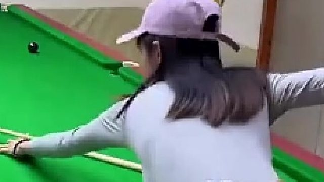 大球欺负小球，给她换个保龄球