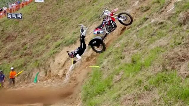 只要你不怕嘎，就有可能获得百万奖金，骑着摩托车爬到山顶获胜