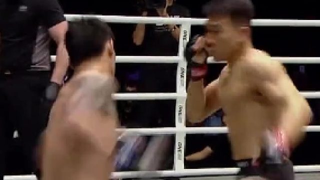 回顾锁腿裁判心路历程，看到最后绷不住了