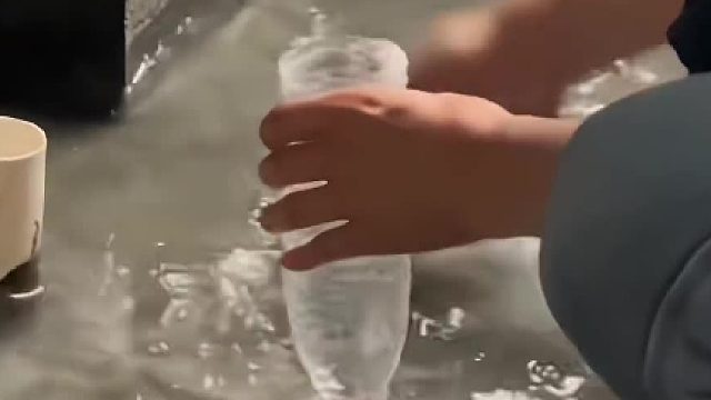 其实管上弄个洞更快