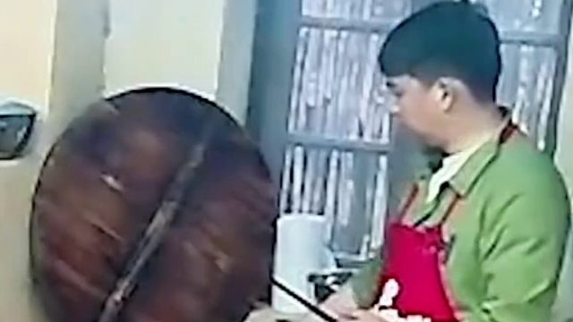 戚薇：这四川话教的还行吧？李承铉：我可是成都话王子！