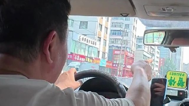热情东北轮椅小姐姐独自东北旅游却被无数双帮助的手托举