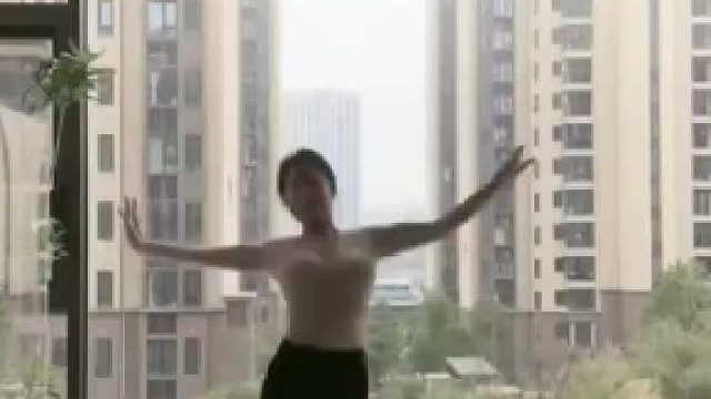 第一眼注意到什么