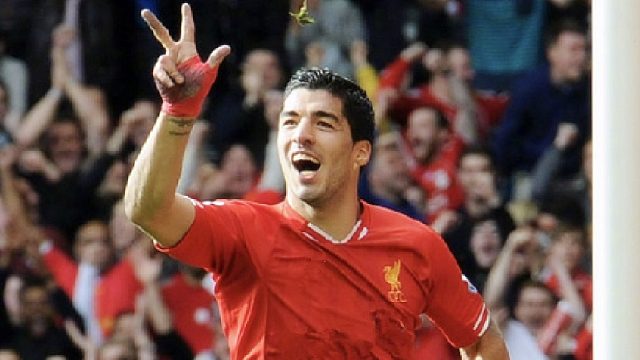 天神下凡！苏亚雷斯史诗级大四喜：30米天外飞仙 任意球世界波