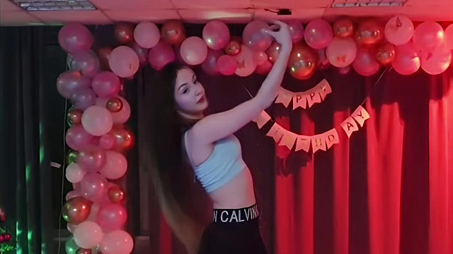 俄罗斯姑娘才艺表演24.02.10_空军(阿妮亚)04