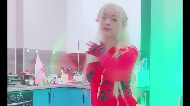 俄罗斯姑娘才艺表演24.02.10_居家跳舞(二丫)02