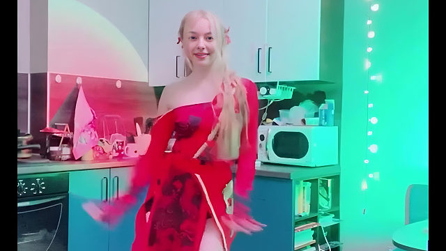 俄罗斯姑娘才艺表演24.02.10_居家跳舞(二丫)10