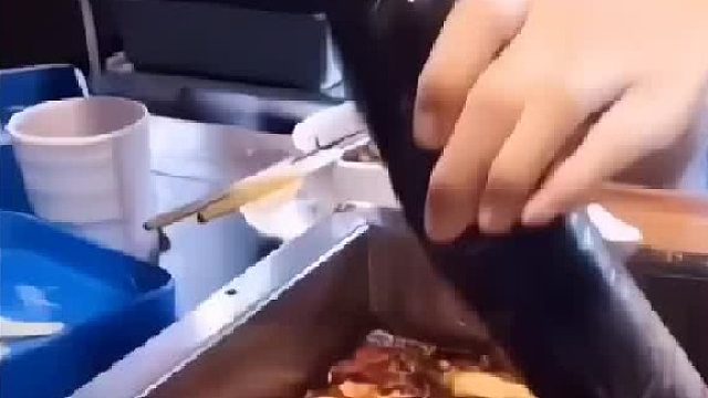 自助火锅还带菜，被其他同行知道，老板得被唠一辈子