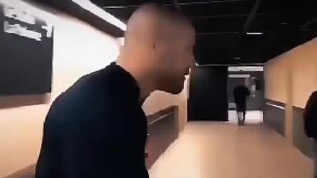 等待中的搞笑瞬间，轻松一刻