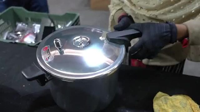 巴铁师傅制作高压锅