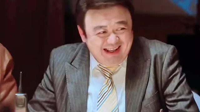 同学聚会被死对头拿钱羞辱