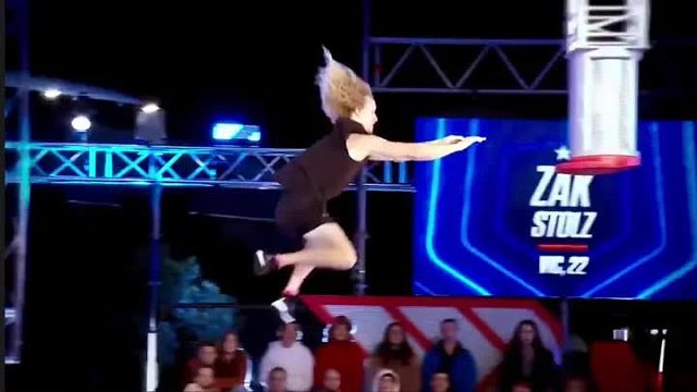 极限跳跃挑战，挑战的距离持续加大，坚持到最后的奖金十万